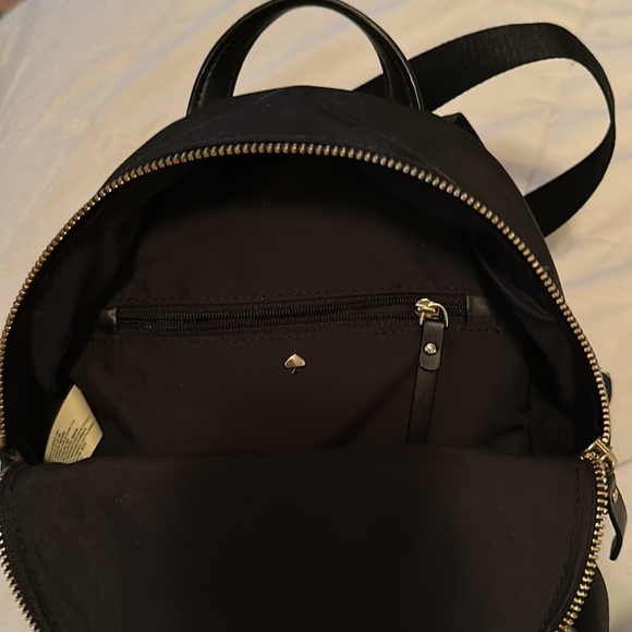 black with gold detailing kate spade mini backpack - Picture 4 of 5